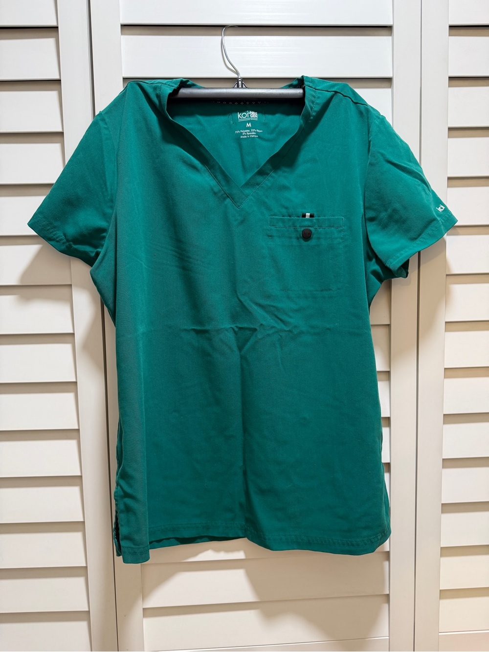 koi Women’s green V-Neck Short Sleeve Scrub Top
